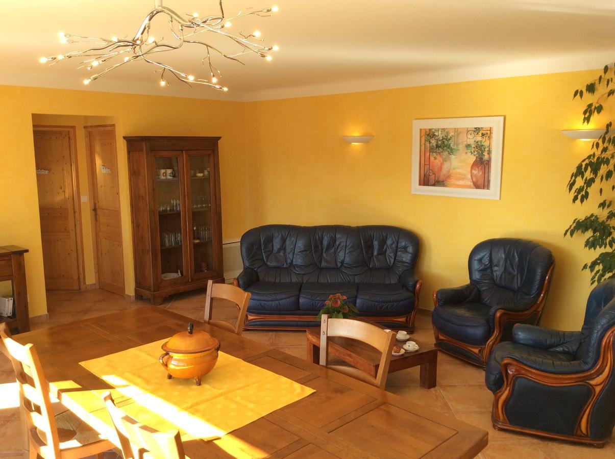 Des Eglantiers Holiday home Propiac